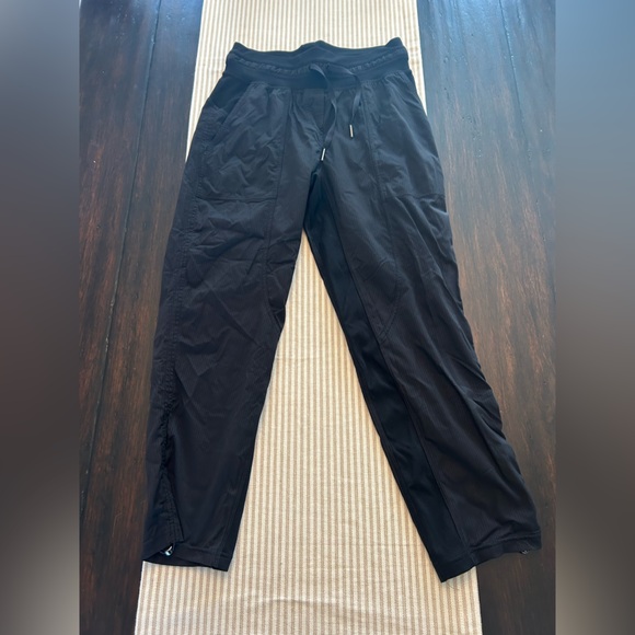 Lululemon black dance studio crop pant - Picture 1 of 3